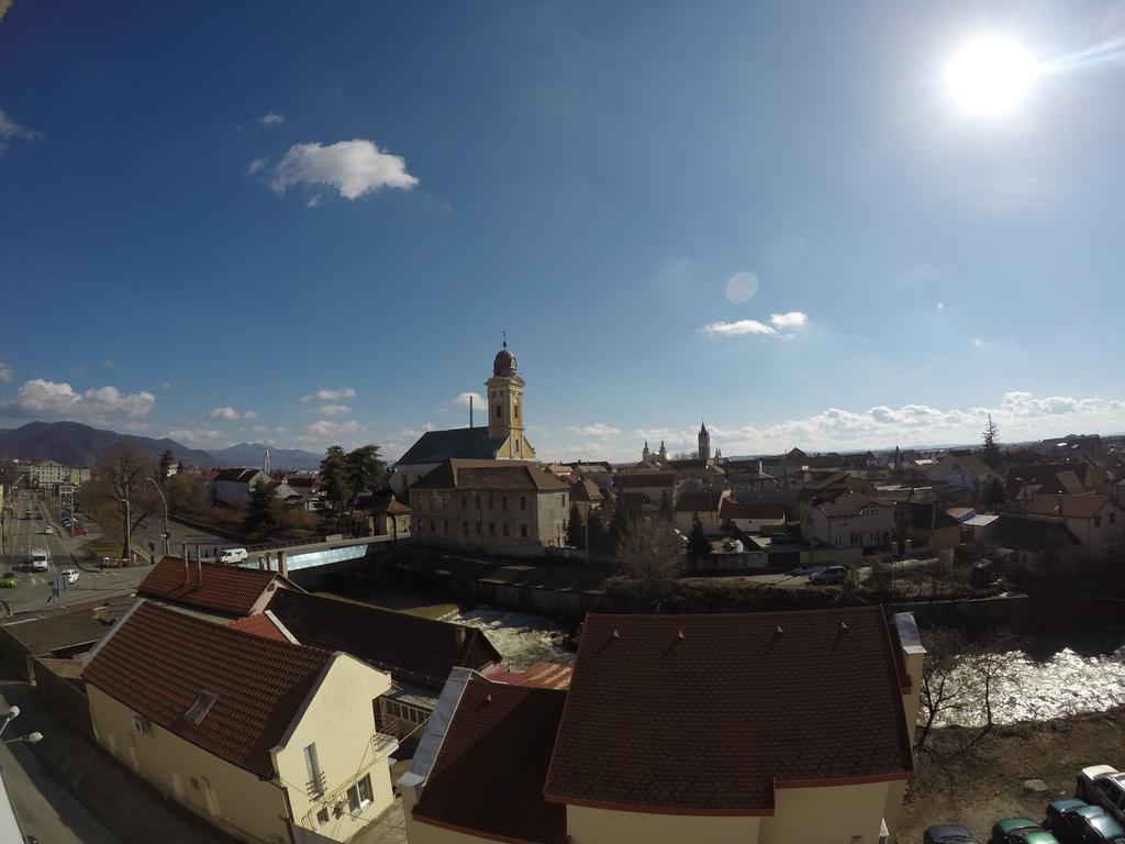 Tower View Apartment Baia Mare Eksteriør billede